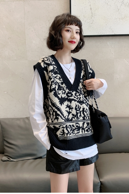 ins复古黑白撞色提花V领针织马甲女春秋叠穿宽松毛衣马夹背心坎肩
