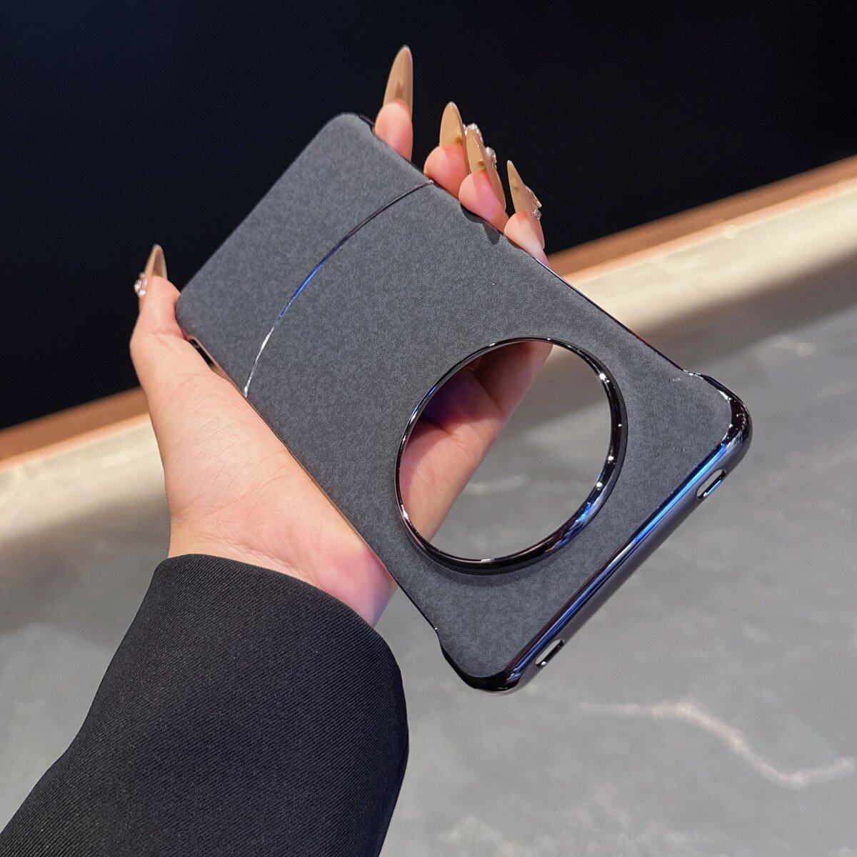 适用华为MATE70PRO手机壳极光石腰线无边框手机壳华为MAT