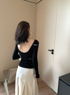 Hers-十三行秋上新气质简约修身显瘦日常调性露背打底上衣女92102