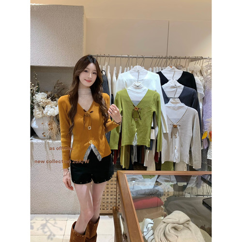 AS OFFICIAL博主自留款秋冬显瘦蕾丝拼接v领花朵针织上衣女13938