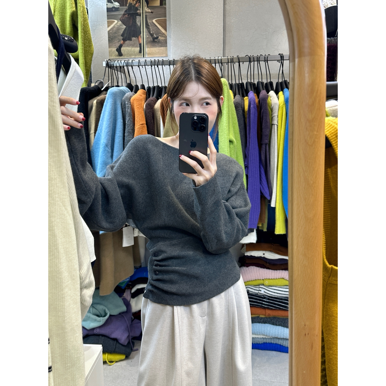 VI唯一家十三行秋季新款收腰褶皱显瘦设计感斜肩针织上衣女28038