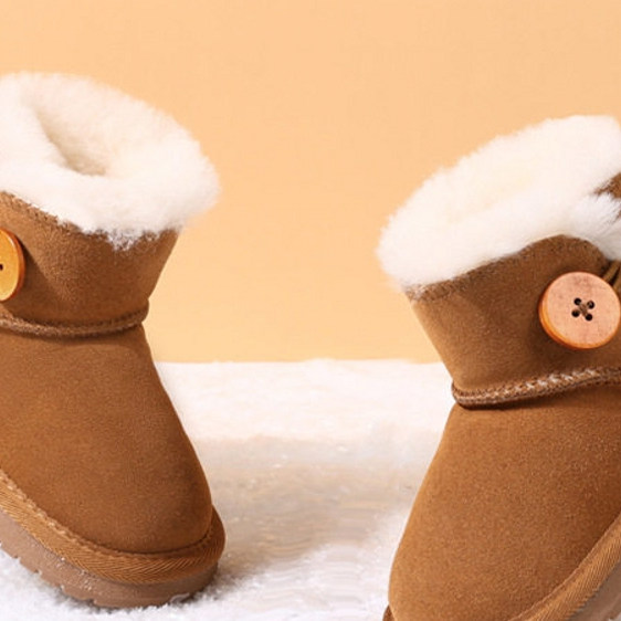 河南桑坡村真皮毛一体雪地靴真皮