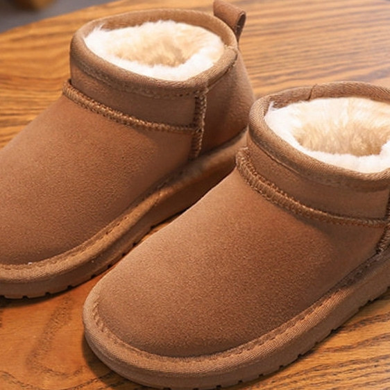 河南桑坡村真皮毛一体雪地靴真皮