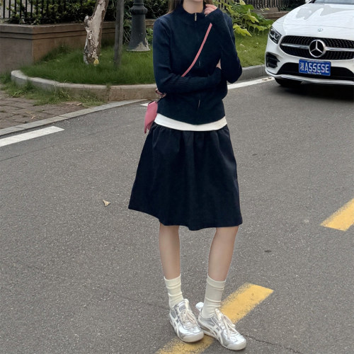 藏青色半身裙满满的日系青春感！