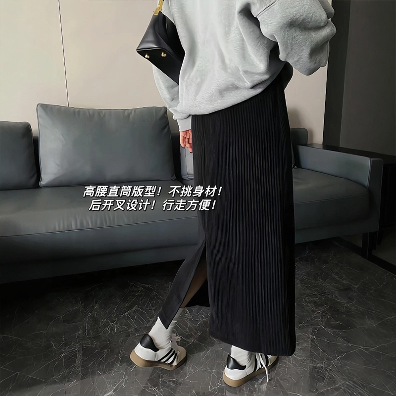 黑色灯芯绒半身裙女秋季大码胖mm显瘦遮肚高级感中长款a字直筒裙
