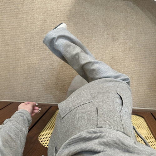 淡人高知老钱风穿搭燕麦色西装裤