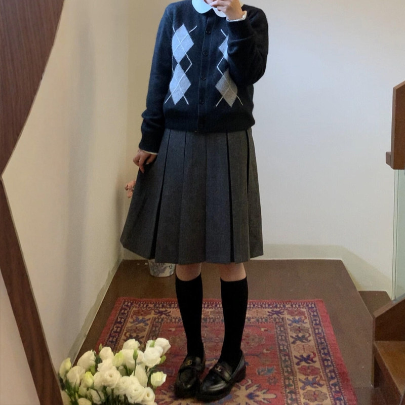 美丽与质感兼具的毛呢百褶中裙~