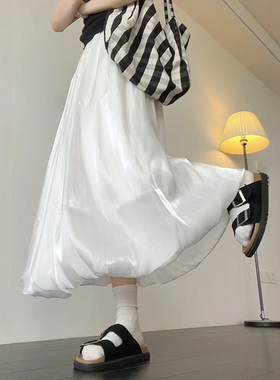 大码胖mm缎面a字白色花苞裙女2025新款夏季伯克利蓬蓬月光半身裙