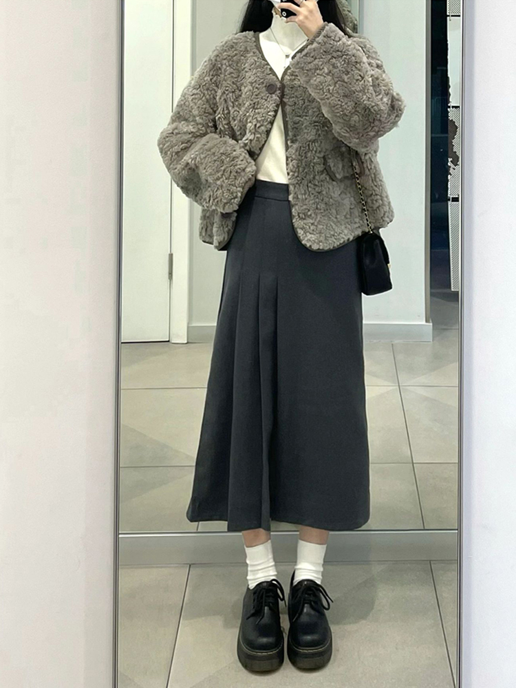 灰色百褶毛呢半身裙日常又通勤~