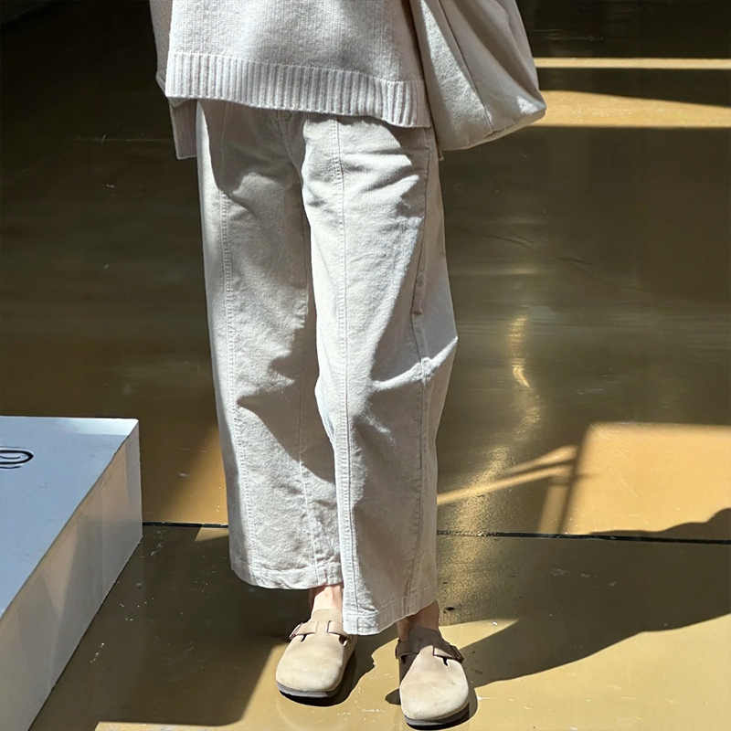 米白色灯芯绒裤舒适感穿搭天花板