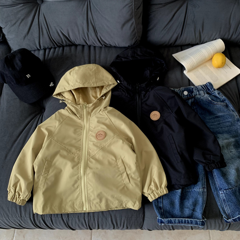 男童冲锋衣外套2025新款儿童休闲连帽风衣春秋男孩宝宝时尚夹克衫