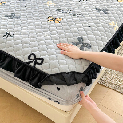 2025新款秋冬加厚花边牛奶绒夹棉床笠单件床垫保护加厚保暖三件套