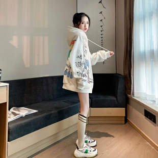 春秋款白色连帽卫衣女2026新款秋冬加绒bf慵懒风宽松韩涂鸦中长款