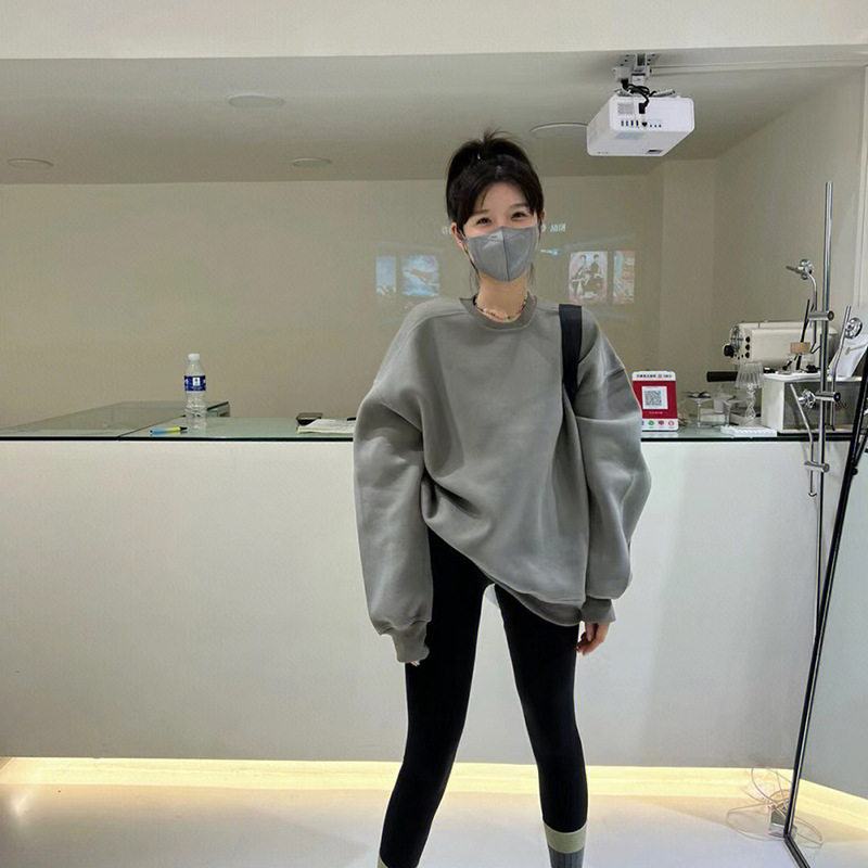 灰色春秋薄款圆领套头卫衣女2026新款爆款加绒宽松中长款外套上衣