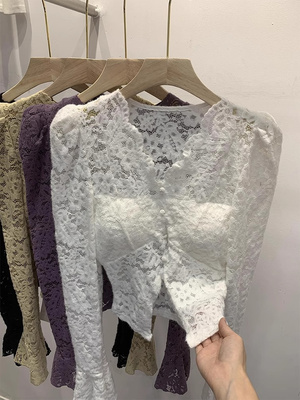 秋季蕾丝修身长袖别致独特