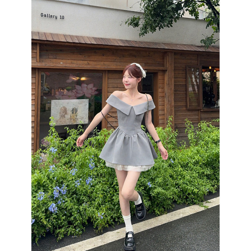灰色一字肩连衣裙女夏季设计感小众别致鱼骨收腰裙子气质a字短裙