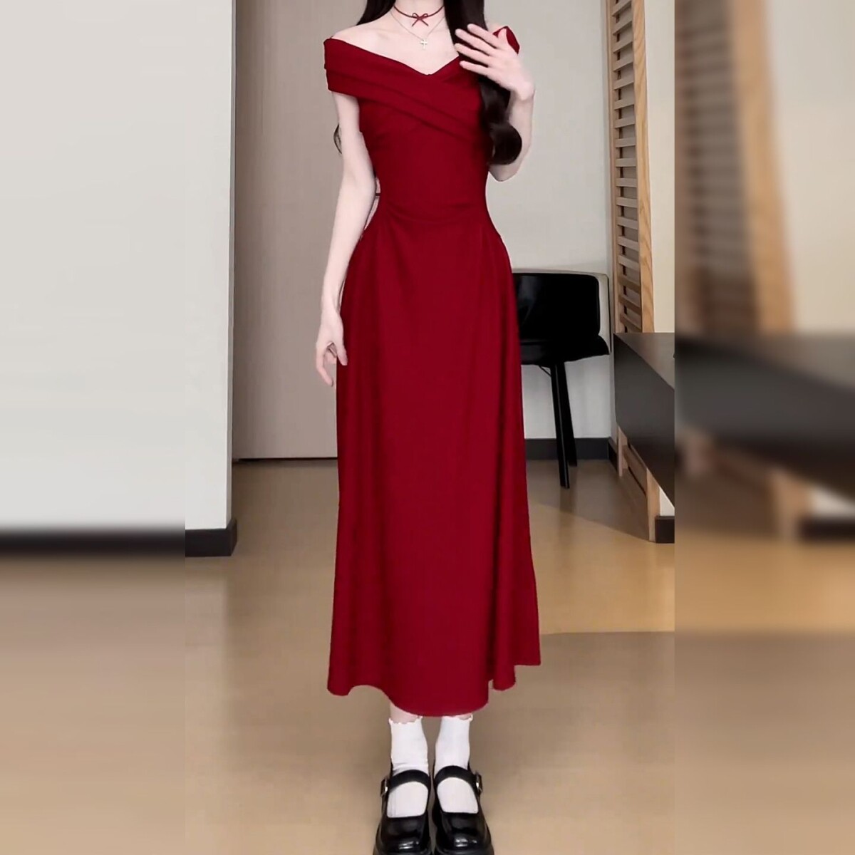 气质一字肩红色洋装子女