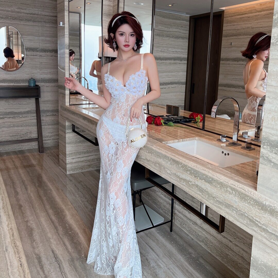 24新款透视蕾丝吊带长裙手工钻花低胸聚拢罩杯性感礼服裙夜场女装