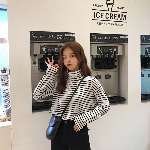 Real photo of 2021 spring dress Korean high collar loose black and white stripe student bottomed long sleeve T-shirt