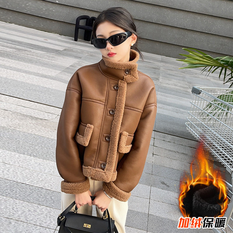 冬季羊羔毛皮毛一体短款外套女冬季加厚机车服夹克宽松复古立领潮