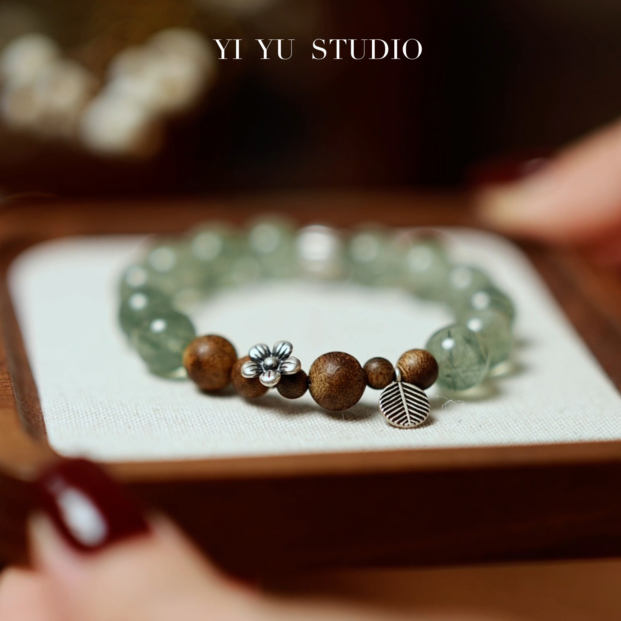 天然7A绿发晶沉香木手串S925银女清新原创设计感天然水晶