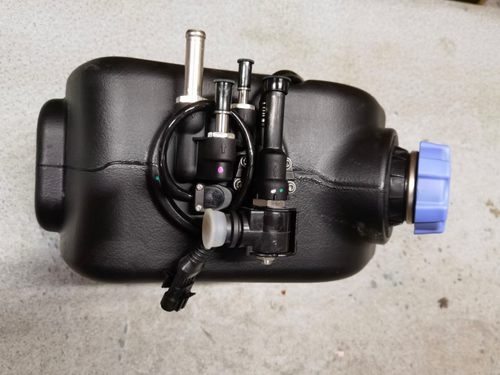 适配新款江铃顺达尿素箱总成原厂件货车五十铃配件原装汽车配件