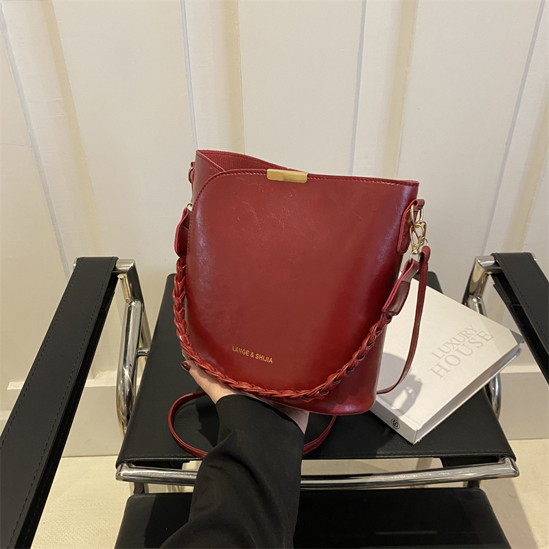 单肩包潮大容量复古手提包