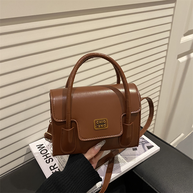 新款时尚小方包法式简约复古纯色小众单肩包休闲大容量通勤斜挎包