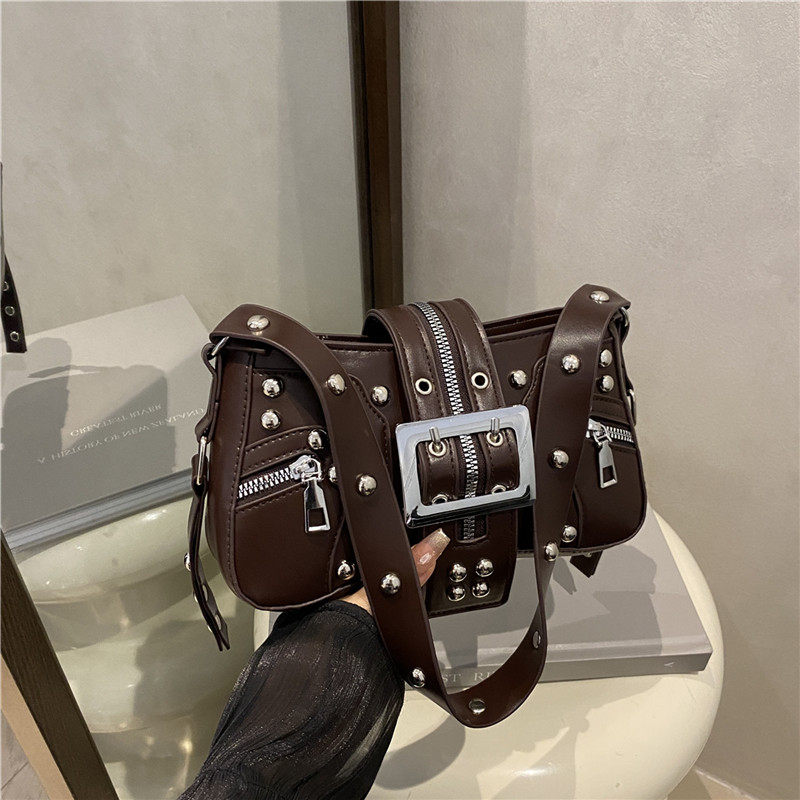 新款机车朋克包铆钉腰带包小众时尚质感单肩腋下包欧美复古背包女,箱包皮具/热销女包/男包,腋下包,淘宝优惠券,粉丝福利购,淘宝优惠卷