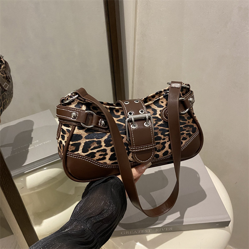 女士通勤时尚质感今年流行单肩腋下包2025秋季洋气复古纯色女包潮,箱包皮具/热销女包/男包,腋下包,淘宝优惠券,粉丝福利购,淘宝优惠卷