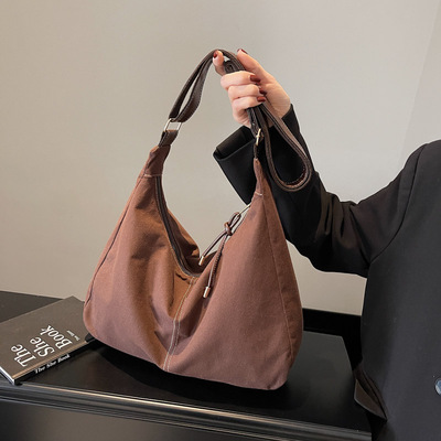 新款大容量单肩包通勤斜挎包