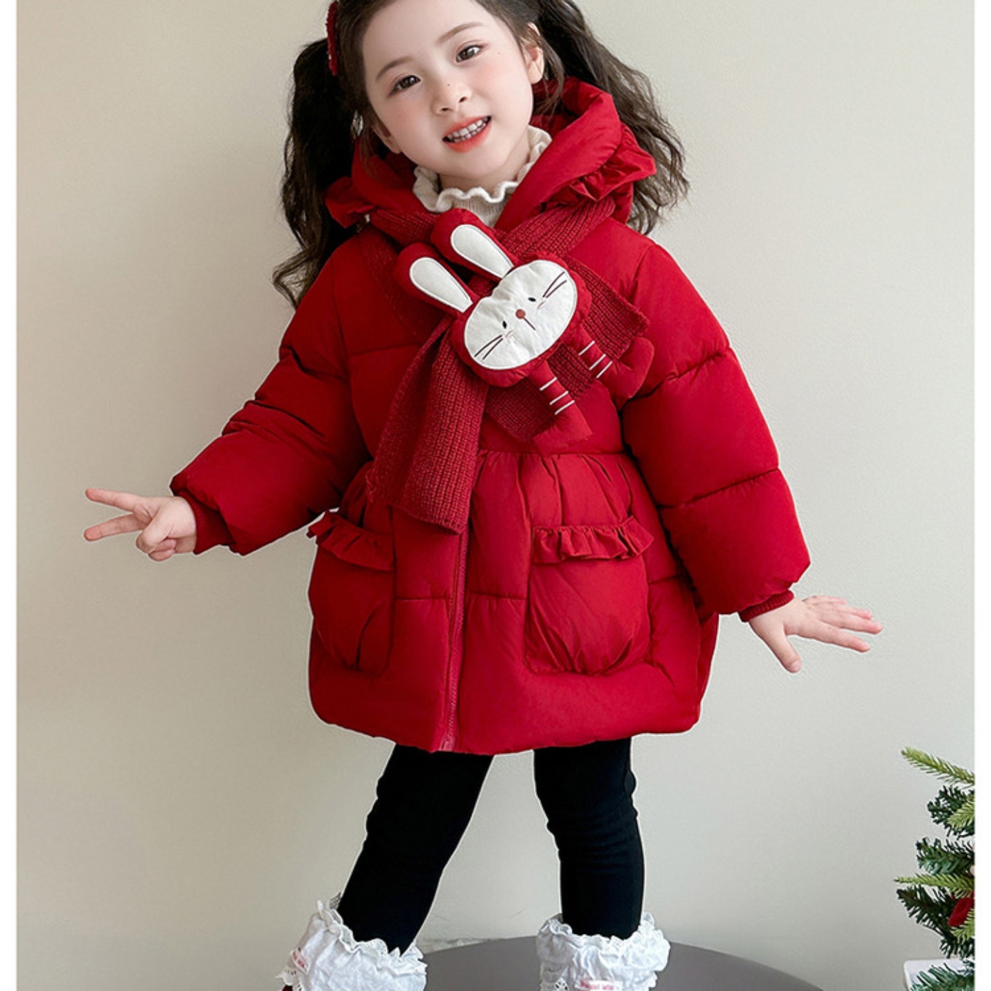 女童加绒围巾羽绒服白鸭绒2025新款洋时髦加厚冬款红兔新年服外套