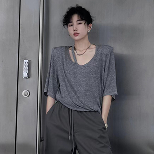 冰丝面膜t恤女夏防晒微透薄款 v领t恤女镂空垫肩上衣 大码 宽松短袖