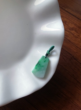 天然a货翡翠飘绿小款无事牌锁骨链玉石吊坠手机挂绳提溜包挂配件