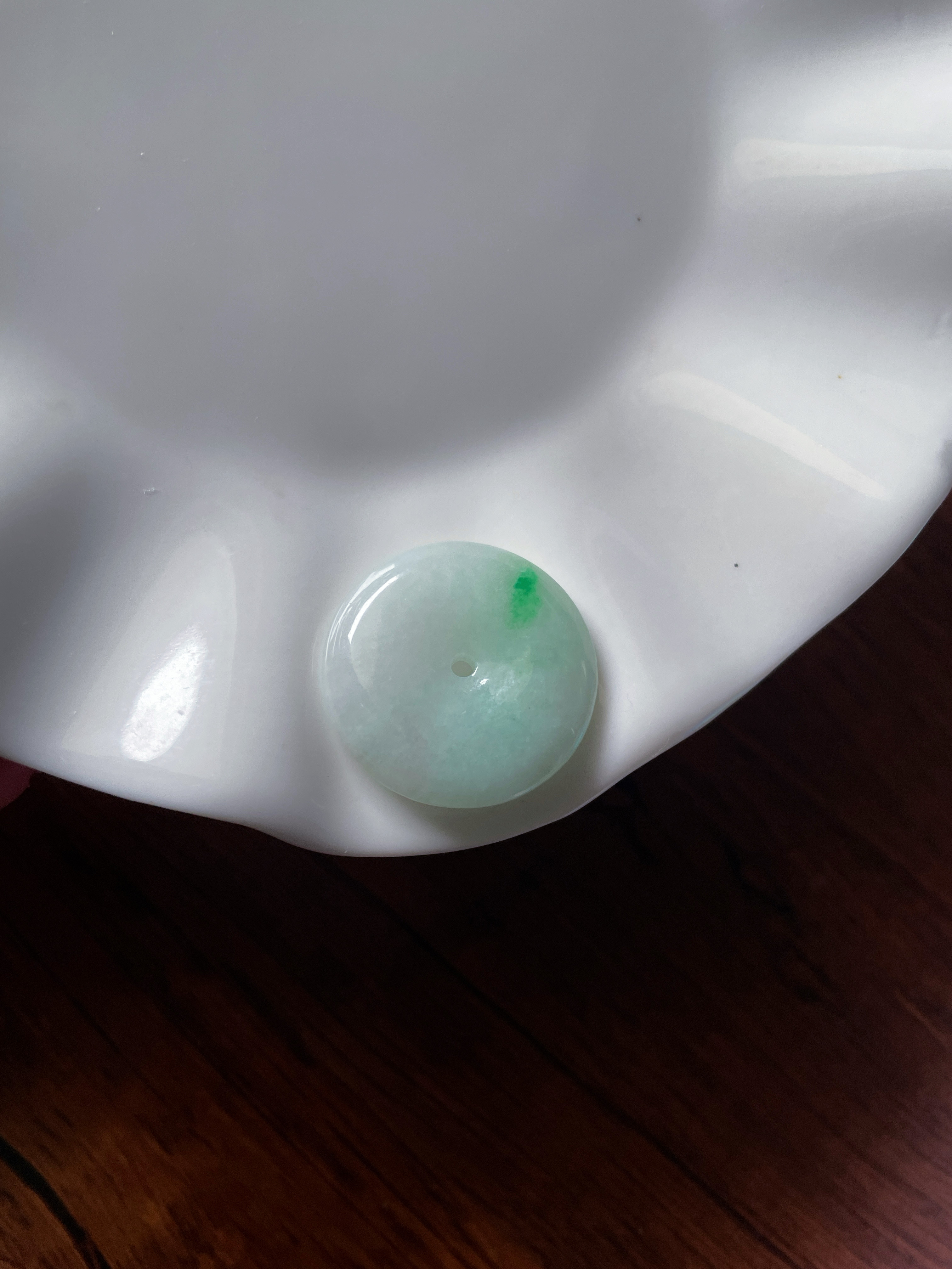 天然a货翡翠白底飘绿小孩成人中项坠/吊坠