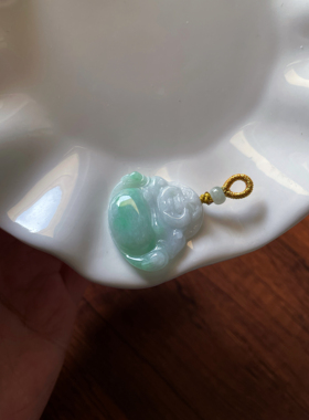 天然A货翡翠玉石笑佛弥勒佛白底青飘绿佛公玉石锁骨女生吊坠挂件