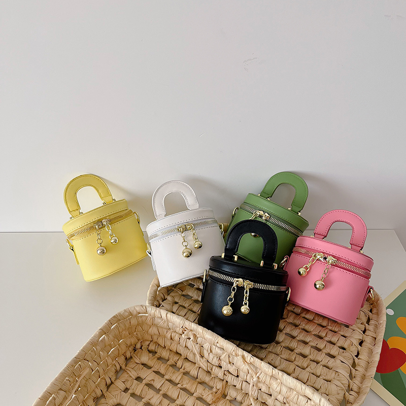 韩版女童包包2023新款简约纯色斜挎包洋气小女孩手拎水桶包零钱包