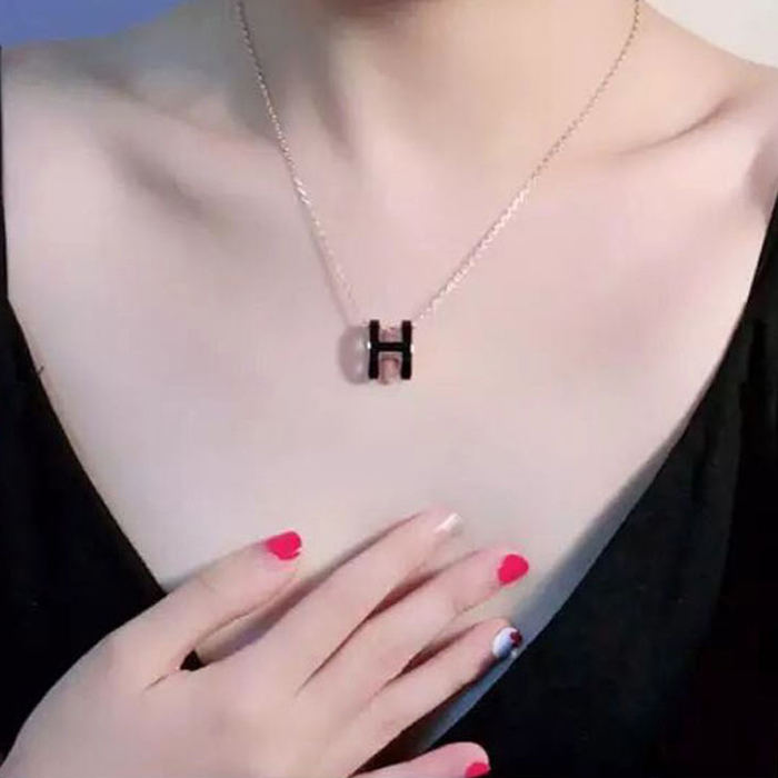 韩版简约个性h字母项链女网红短款玫瑰金锁骨链吊坠生日礼物潮