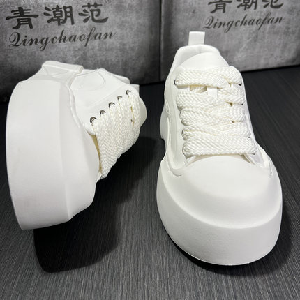 白色厚底休闲板鞋男 2026 秋款全白增高金属鞋眼男士百搭板鞋潮鞋