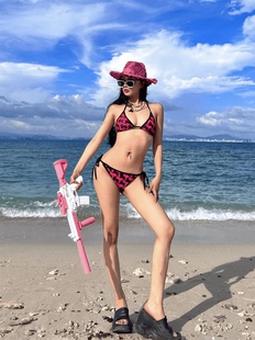 粉红兔DK美式 泡澡 多巴胺辣妹原创少女度假复古潮牌比基尼性感泳装