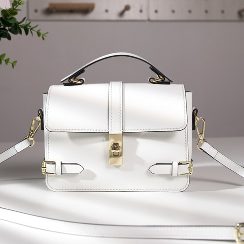 diy真皮小方包送女友礼物