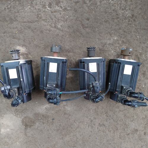 议价东伺服电机TSB13202B-3NTA还有3台，2kw，具