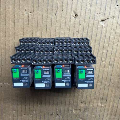 议价施耐德继电器RXZE2S114M，24V，成色新