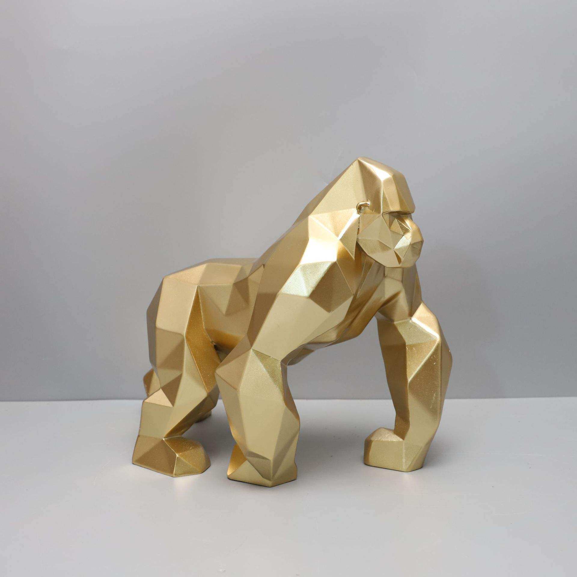 现代简约创意树脂猩猩摆件样板房售楼部卧室书房客厅桌面玄关饰品