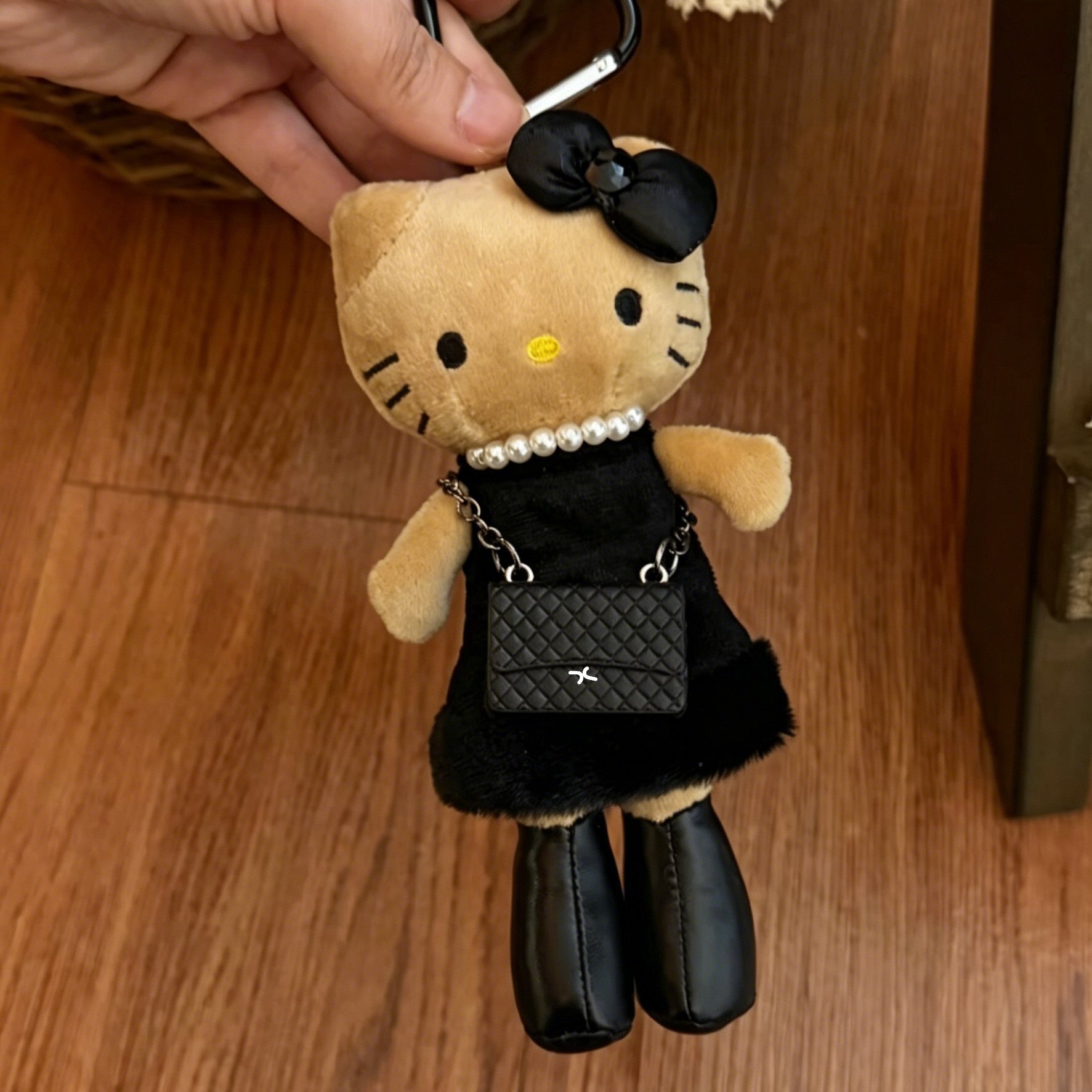 日本大长腿黑皮凯蒂猫玩偶挂件kitty毛绒玩具kt猫公仔背包包挂饰