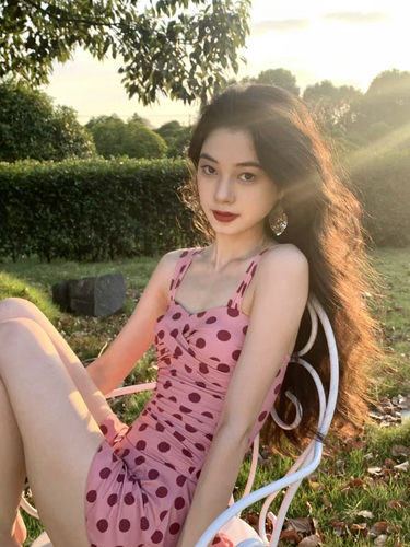 粉色波点裙式泳衣女显瘦聚拢连体