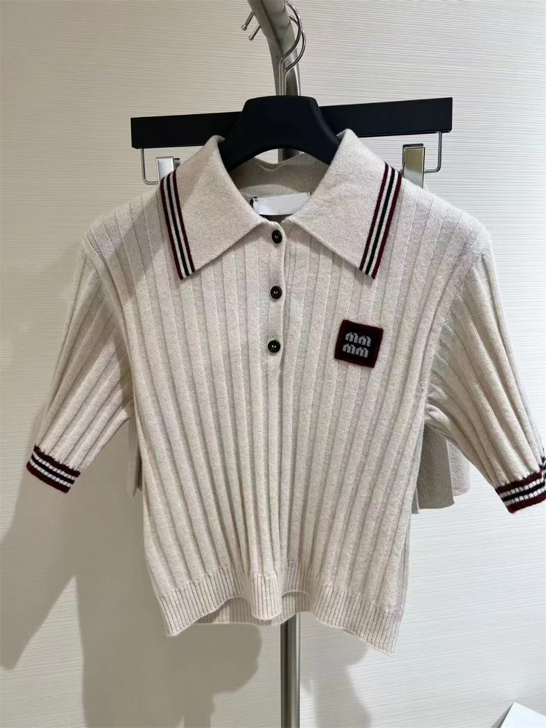 LIITUIO HAUTE COUTURE 24 새로운 여름 스타일 문자 로고 대학 스타일 캐시미어 니트 탑 여성용 반팔 폴로 셔츠