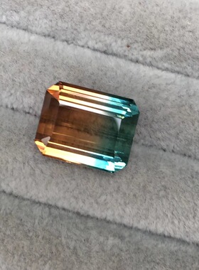 天然西瓜碧玺戒面西瓜碧玺裸石戒面双色分明晶体全净24.56克拉