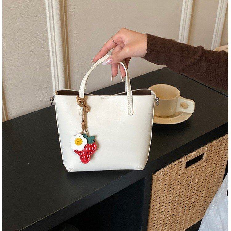 2026春季新款带挂件均码单肩斜挎手提包托特包车缝线PU磁扣,箱包皮具/热销女包/男包,小方包,淘宝优惠券,粉丝福利购,淘宝优惠卷