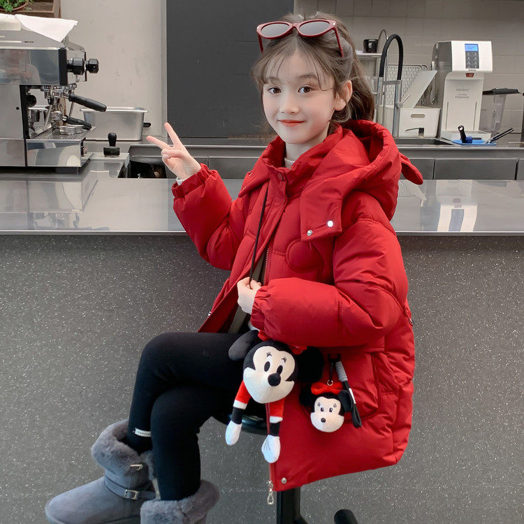 女童红色中长款羽绒服加厚连帽收腰洋气卡通跨年棉衣